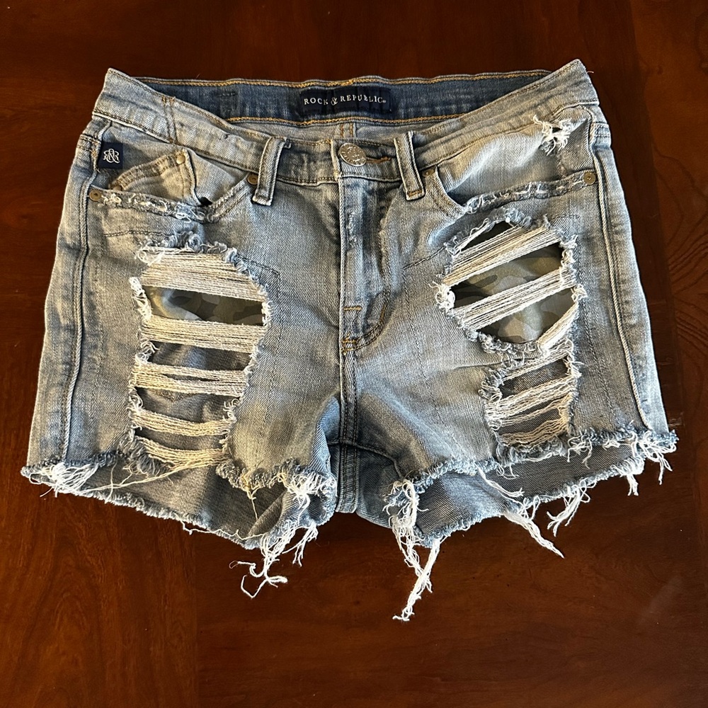 Thrashed Rock & Republic Ripped Jean Shorts - Light Blue Size 6